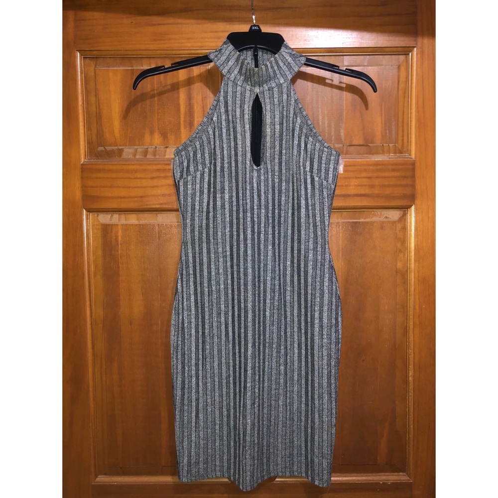 Keyhole bodycon dress